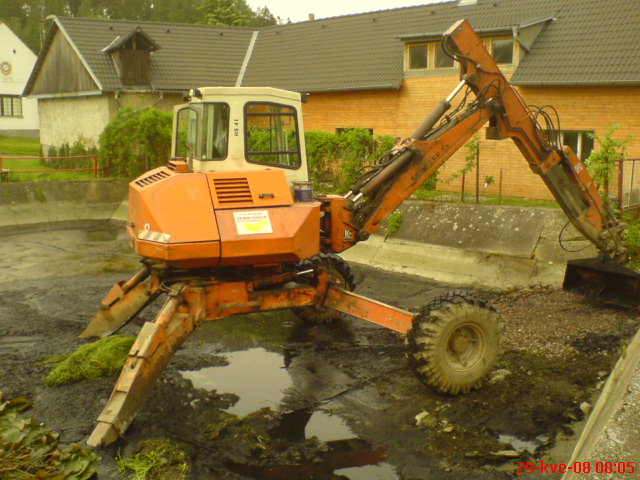 Bagr v akci